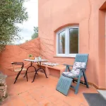 Daire Costarossa Village *